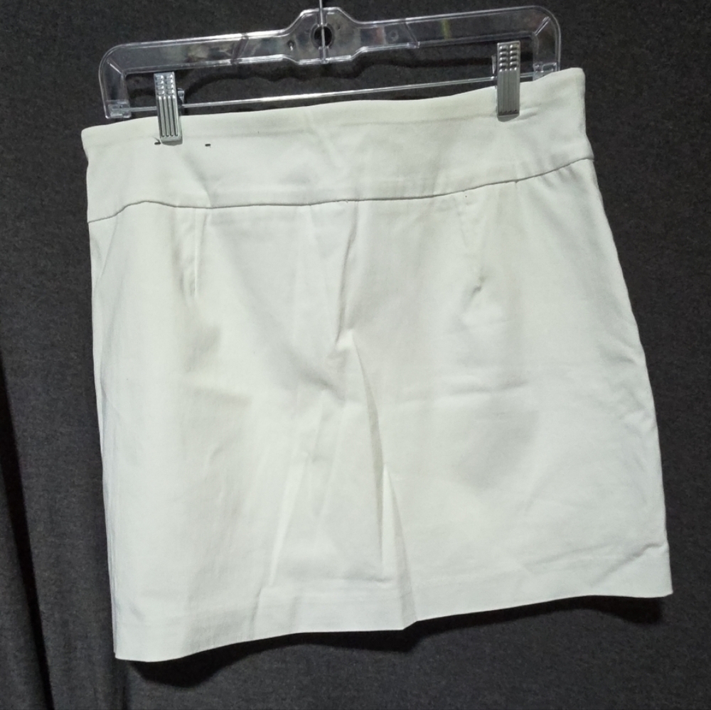 Attyre Skort Womens White with Pink Beaded Flamingo Tennis Golf Resort Sz 8 - Picture 3 of 3